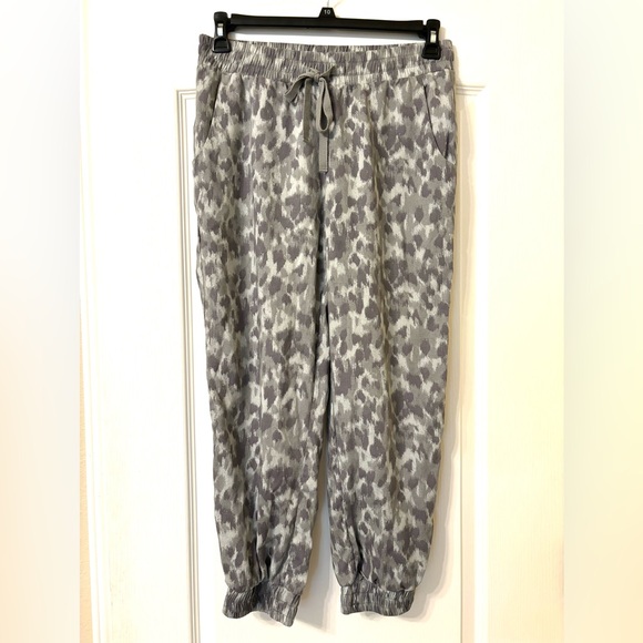 Cloth & Stone Anthropologie Sz Small Gray white Camo jogger pockets pull on - Picture 5 of 13